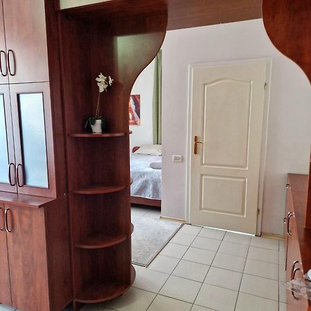 White House Aparthotel Balti Bagian luar foto