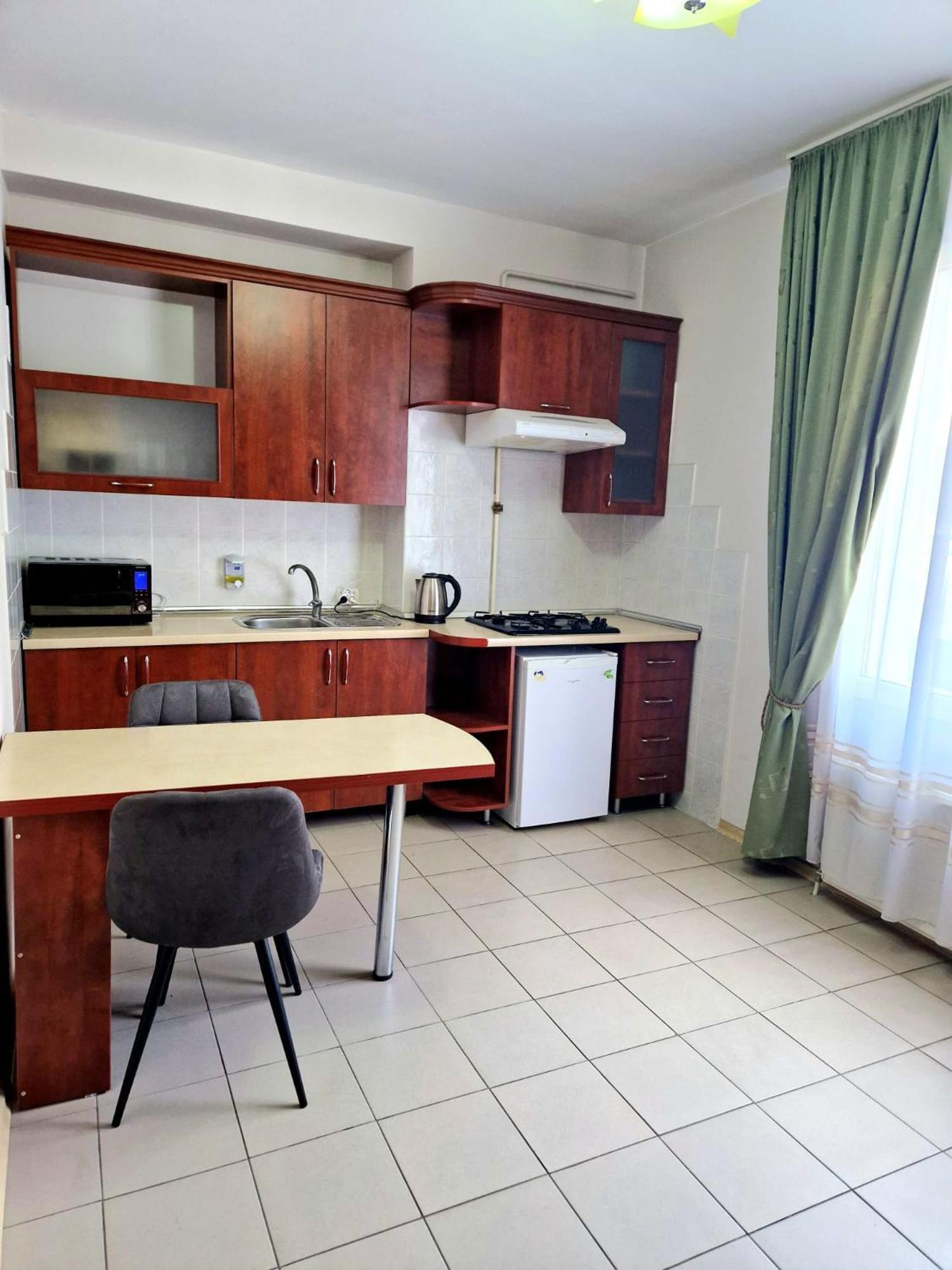 White House Aparthotel Balti Bagian luar foto